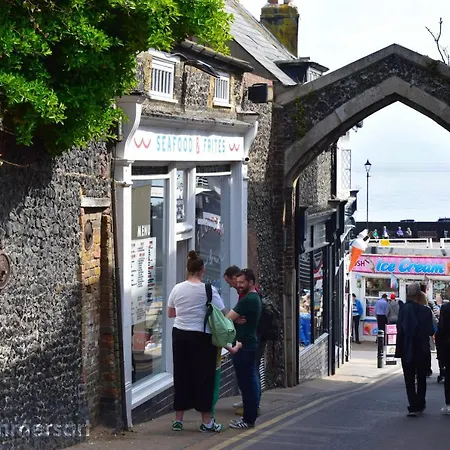 The Tea House - A Stones Throw From Beach Broadstairs Exterior photo