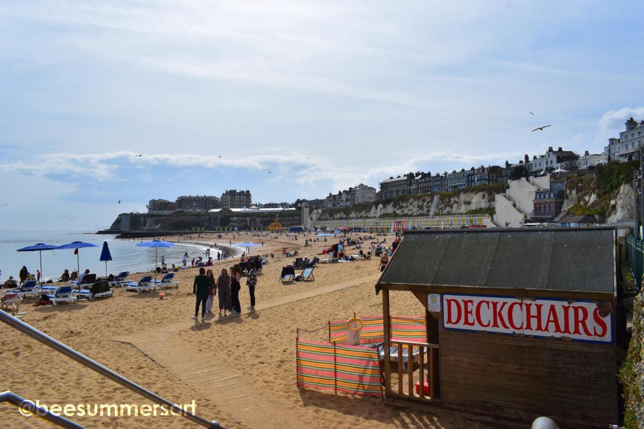 Holiday home The Tea House - A Stones Throw From